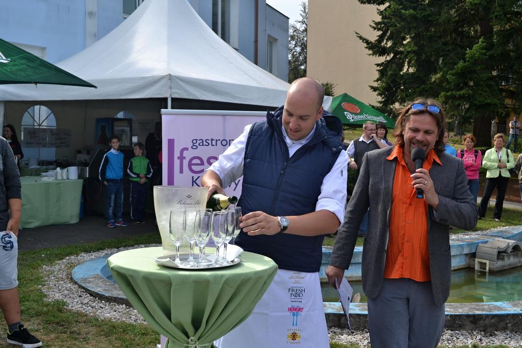Hotel Rozvoj Klatovy Ngoại thất bức ảnh