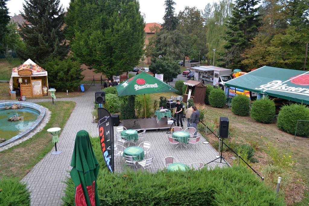 Hotel Rozvoj Klatovy Ngoại thất bức ảnh