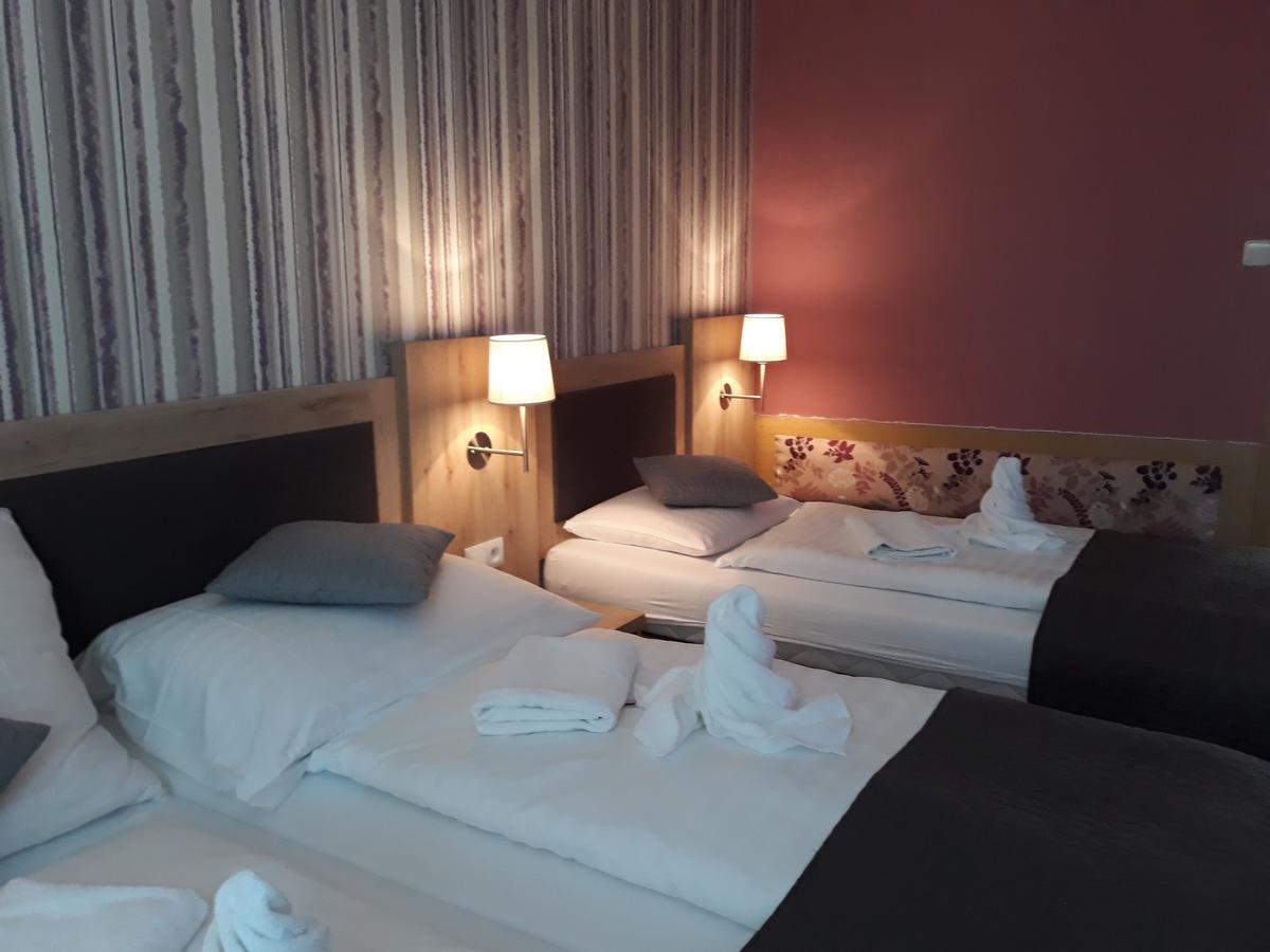Hotel Rozvoj Klatovy Ngoại thất bức ảnh