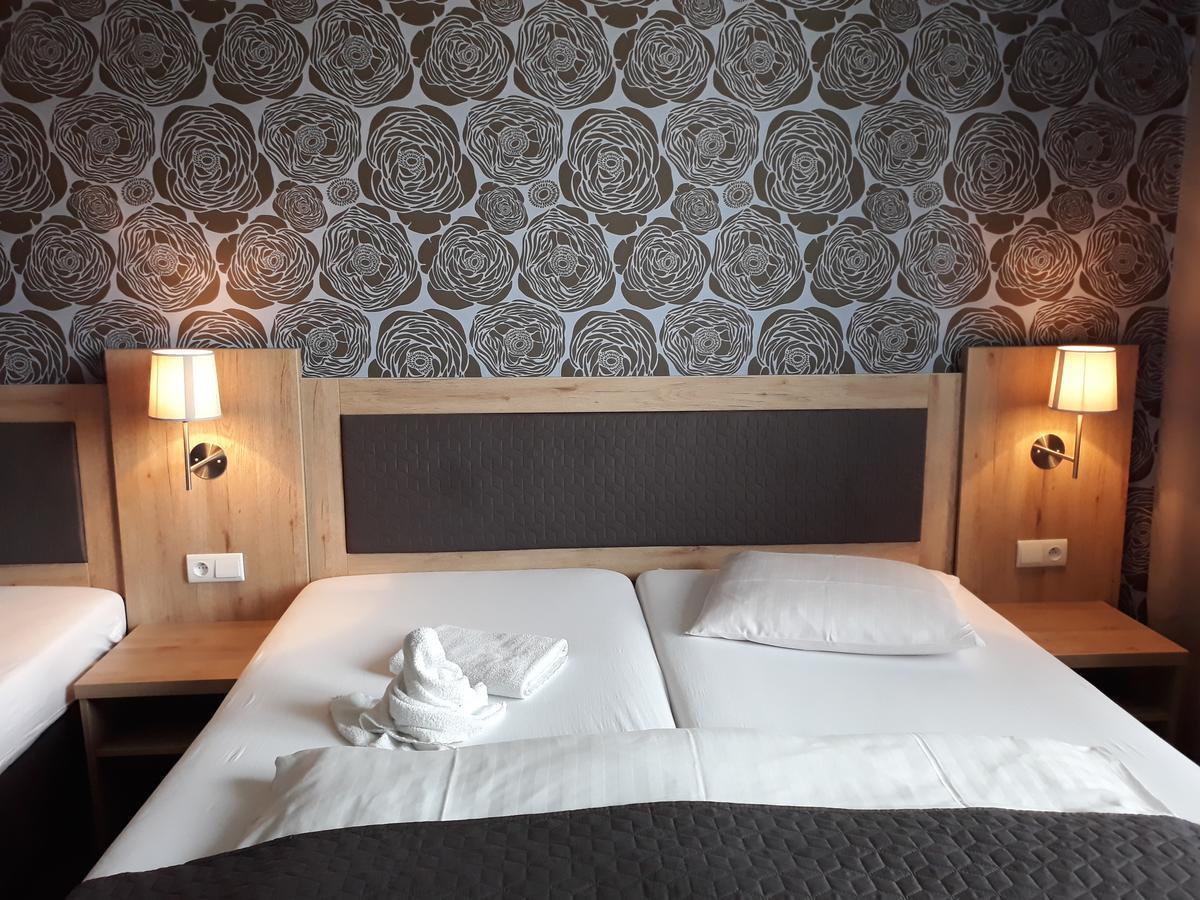 Hotel Rozvoj Klatovy Ngoại thất bức ảnh