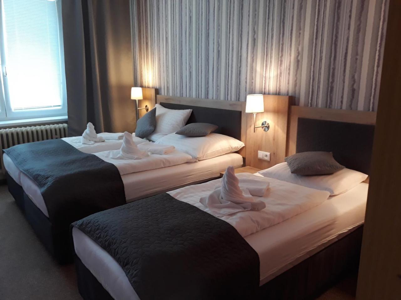 Hotel Rozvoj Klatovy Ngoại thất bức ảnh